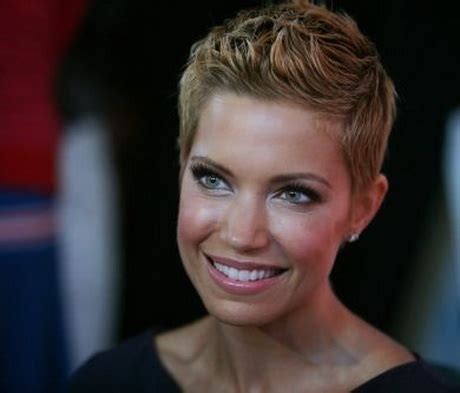 Sylvie meis ist neue marken botschafterin fur great lengths. Sylvie meis kort haar