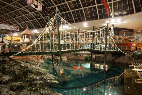 West Edmonton Mall Clg Displays