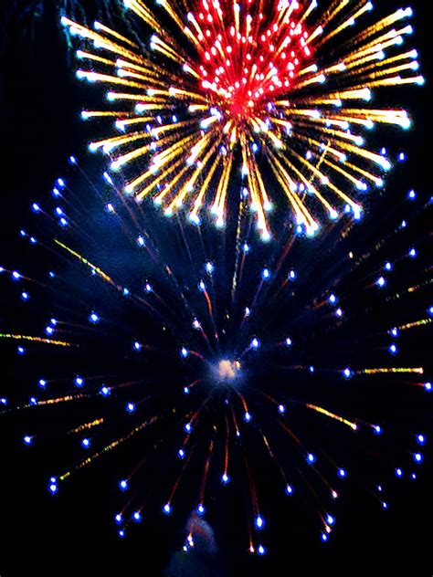 Forth Of July Color Explosion Fireworks Hd Phone Wallpaper Peakpx