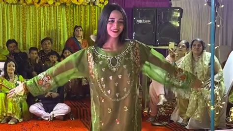 Pakistani Viral Girl Full Dance Video Mera Dil Ye Pukare Aja
