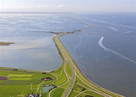 Enclosure dam) is a major causeway in the netherlands. Van Oord consortium starts Dutch dam reinforcement ...