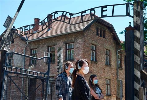 Holocaust History Millennials Gen Z Can T Name Concentration Camps