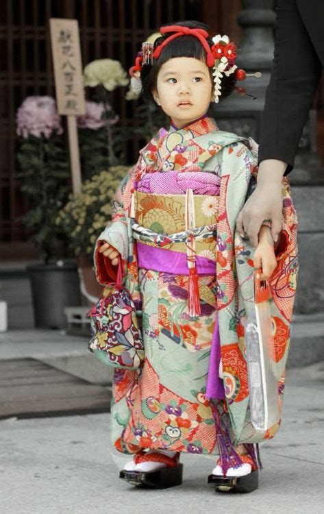 Japanese Girl Dressed For Shichi Go San Coming Of Age Shinto Event 七五三
