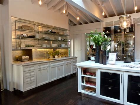 Even though i can't really relate to million dollar homes, which are the norm around here, i can still enjoy a tour and take away plenty of inspiration for myself. House Beautiful 2012 Kitchen of the Year