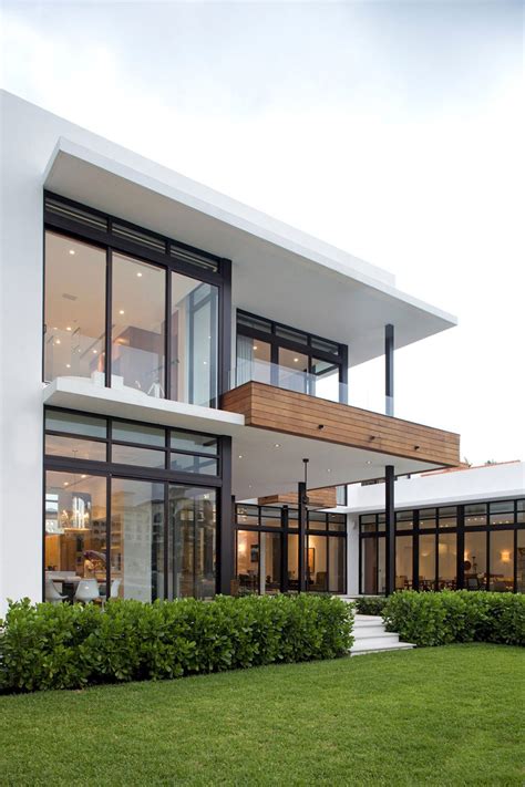 Elegant Modern Home In Golden Beach Florida