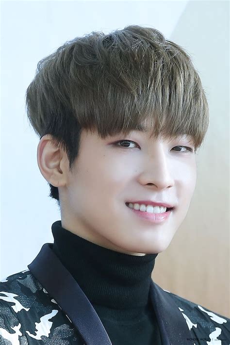 doyouram's chatroom now open!give us feedback on our videoswith kpop fans all around the world!how to join : His smile is pure 170114