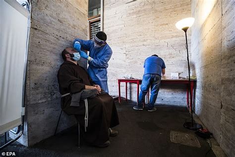 Pope Offers Free Covid 19 Tests At The Vatican For Homeless People