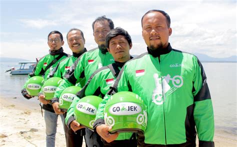 Grabcar gives you the flexibility to drive when you want. Grab and Gojek discussing merger? Gojek says no - paultan.org