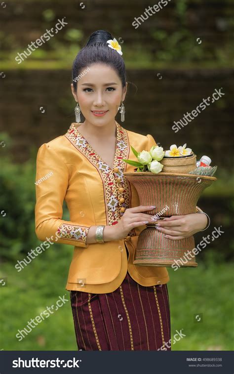 Beautiful Laos Girl Costumeasian Woman Wearing ภาพสต็อก 498689338 Shutterstock
