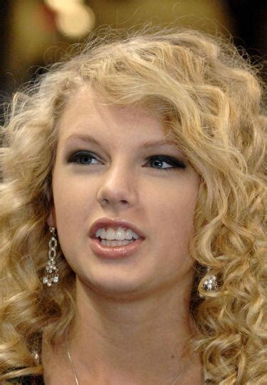 Taylor Swift Teeth Before And After Veneers