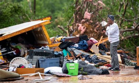 Easter Storms Sweep South Killing At Least 19 People