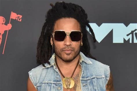 Biographie de Lenny Kravitz âge wiki taille poids petite amie famille et plus PFCONA