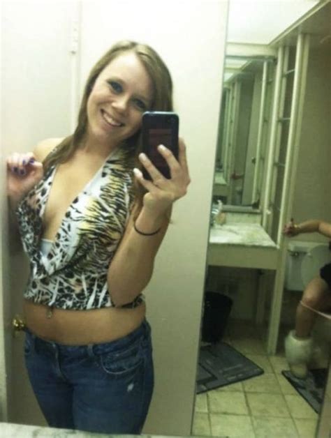 50 Terrible Selfie Reflection Fails That Will Make Anyone Laugh
