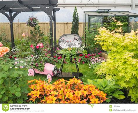 Find and save images from the beautiful flowers collection by anna (jordgubbarochsocker) on we heart it, your everyday app to get lost in what you love. RHS Chelsea Flower Show 2017. A Beautiful Plants And ...