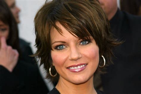 Many women think regularly about getting their hair cut in a short style, but then they get too scared to do it. 20 Best of Short Flip Haircuts For A Round Face