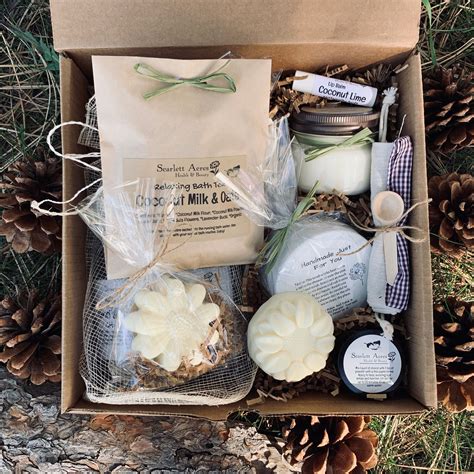 With a choice of pampering gifts to choose from, find something that suits your needs. Mom Birthday Gift Box, Organic Spa Gift Set, Birthday ...