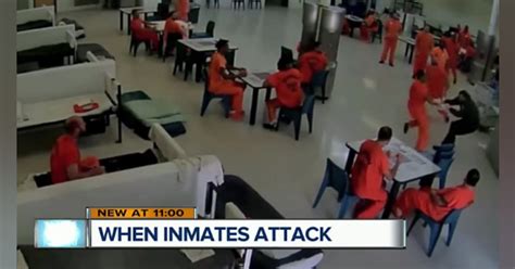 Video Inmate Tries To Strangle Florida Corrections Officer Officer