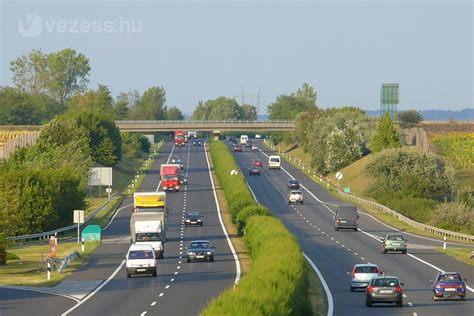 A virpay elektronikus autópálya matrica értékesítő portálon ön gyorsan, kényelmesen, biztonságosan megvásárolhatja magyarországi autópálya. Drágul az éves autópálya-matrica | Vezess