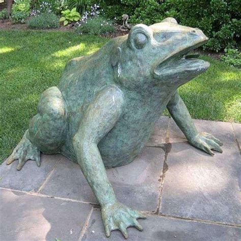 Randolph Rose Collection Jungle Frog Extra Large Garden Statue Rg576