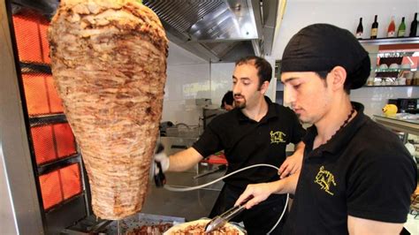 5,00 € döner spezial extra mit mehr dönerfleisch. Bosporus Kebap Haus: Nicht nur Döner | Gastro