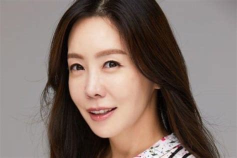 Actress Kim Jung Eun Signs With New Agency To Restart Career After Marriage