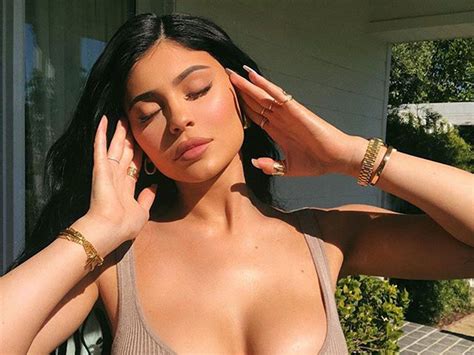 Kylie Jenner Uses This 18 Amazon Product Instead Of Body Lotion