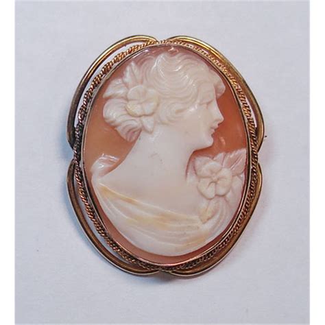 Vintage Cameo Brooch