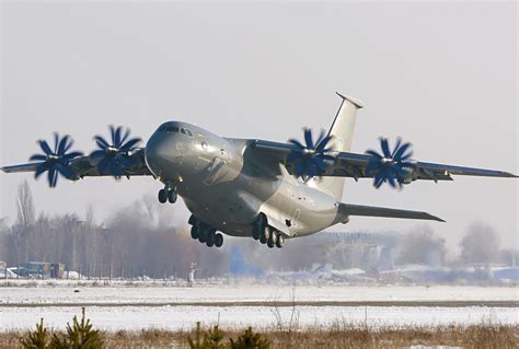 El Gobierno Ruso Envía El Antonov El Avión Más Grande Del Mundo El