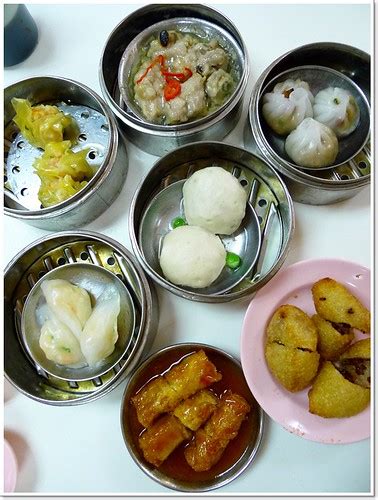 Member of @gardenpalacehotel the authentic dimsum restaurant our special choices hakaw, siew may babi, bakpao more info please klik. Ming Court Dimsum Spread | www.j2kfm.com/ultimate-ipoh ...