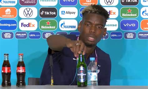 Muslim superstar paul pogba moves heineken beer aside after france win in major religious manchester united midfielder paul pogba has created a viral moment after deciding to move aside a. Pogba dẹp chai bia trên bàn họp báo - VnExpress Thể thao