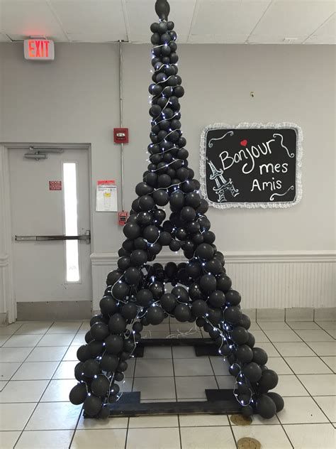 A room is an integral part of the home. Eiffel Tower Balloon Sculpture DIY | Paris party decorations, Paris theme party decorations ...
