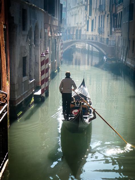 Gratis Afbeeldingen water boot kanaal reflectie voertuig romantisch Italië Venetië