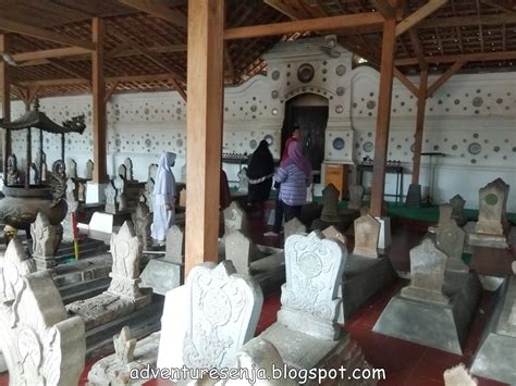 Wisata Religi Ke Makam Sunan Gunung Jati Di Cirebon Adventure Senja