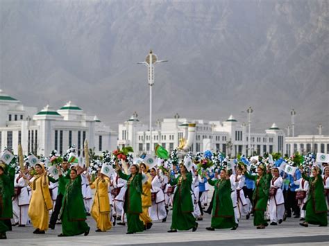 En Grande Pompe Le Turkménistan Inaugure Une Ville En L Honneur De Son