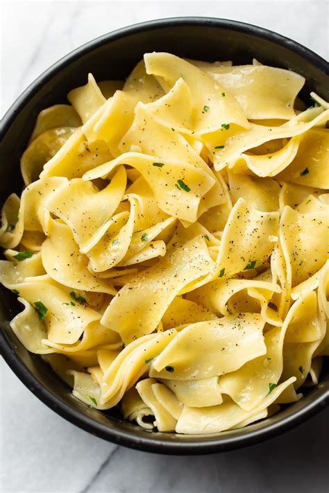 26 Garlic Buttered Noodles Recipe Sunnielloise