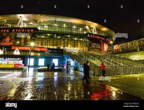 Londonuk 12320 The First Fans Returning To The Arsenal Stadium