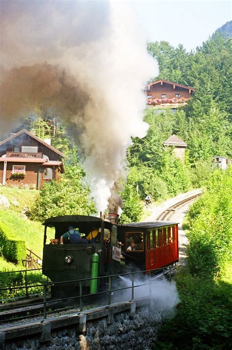 Juli Österreich Schafbergbahn Lok Anemone schiebt mit weithin sichtbarer