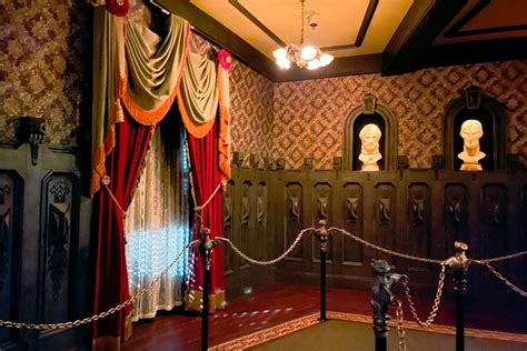 Disneyland Opened A Secret Entrance To Haunted Mansion But Only For A