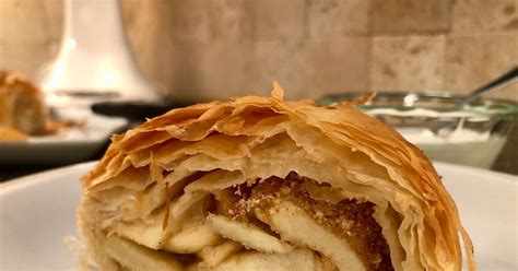 In a medium saucepan, add apples, sugar, vanilla, orange/lemon peel, cinnamon and cornstarch. 10 Best Apple Phyllo Dough Dessert Recipes | Yummly