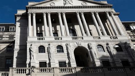 Bank Of England Holds Rates Upgrades Growth Forecast Bnn Bloomberg