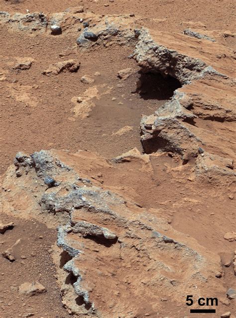 Curiosity Finds Evidence Of Ancient Streambed On Mars