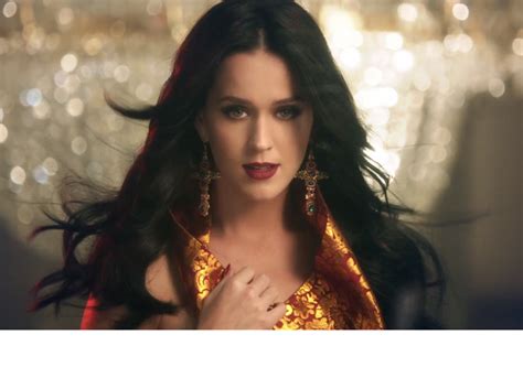 Katy Perry Looks Gorgeous In Video For Unconditionally
