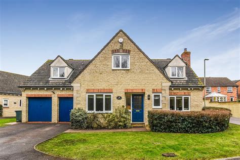 4 bedroom detached house for sale in bicester