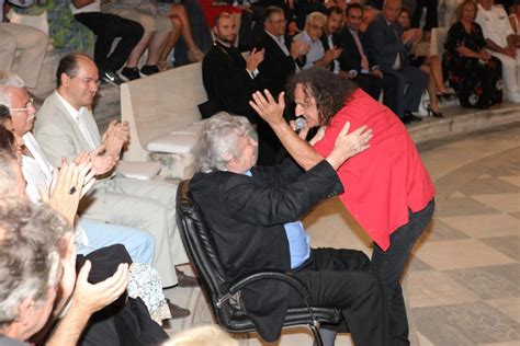 Ωστόσο φέτος την απολαμβάνουμε στη σειρά της ερτ «zακέτα να πάρεις». Ελένη Ράντου: Η κατάθλιψη, η ζωή με τον Βασίλη ...