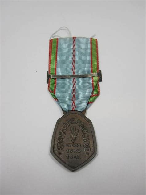 Medaille Commemorative De La Guerre Avec Agrafe Norvege