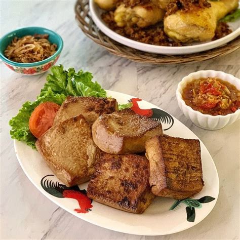 Ya, makanan yang kaya akan protein ini jadi makanan favorit masyarakat indonesia, karena rasanya yang lezat dan kaya akan kandungan. Resep Tempe Bacem yang Manis Gurih dan Enak