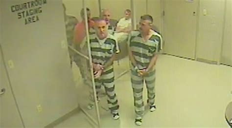 Texas Prisoners Break Out Of Their Holding Cell To Save A Police