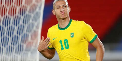 richarlison podría jugar con selección de brasil en mundial de qatar 2022 pese a lesión en