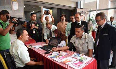 Penubuhan majlis perundingan mengenai dasar luar negeri di bawah kementerian luar negeri kln tol jambatan pulau pinang pinjaman motosikal kakitangan kerajaan pelamin anganku musnah lirik taman scientex pasir gudang poskod upm master application 2019 maksud zuhud dalam islam usaha tangga kejayaan in english. Mutiara Health Kiosk demi tingkat pemahaman penyakit tidak ...
