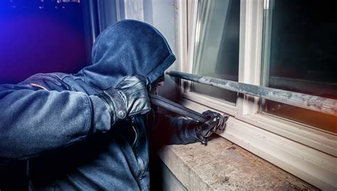 Maybe you would like to learn more about one of these? 5 Of The Most Common Ways Burglars Break Into Homes | Bee Alarmed